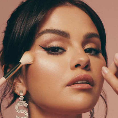 Το μακιγιάζ σας θα είναι πιο εκθαμβωτικό από ποτέ μέσα από αυτές τις 5 εκλεπτυσμένες ιδέες γεμάτες glitter