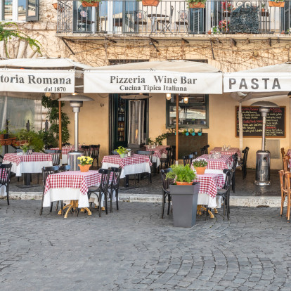 Το TasteAtlas δημοσίευσε τις λίστες με τις καλύτερες γαστρονομικές επιλογές και τις top κουζίνες του κόσμου