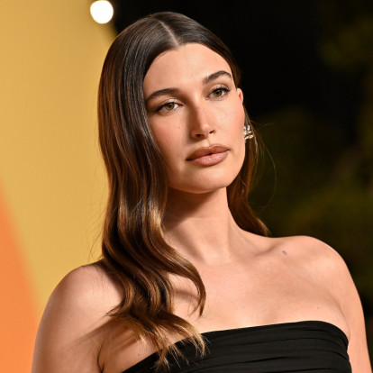 To φαινόμενο Hailey: Πώς κατάφερε ξανά να κάνει τα social media να... τρελαθούν με μία αλλαγή στα μαλλιά της;