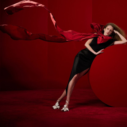 Η νέα καμπάνια της Kalogirou μάς προσκαλεί να βιώσουμε με τον πιο κομψό τρόπο, τη μαγεία των Χριστουγέννων 