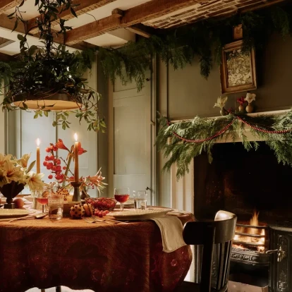 Ένα σπίτι στο Ανατολικό Λονδίνο που παντρεύει το χθες με το σήμερα σε ένα αποτέλεσμα με μνήμη και χαρακτήρα