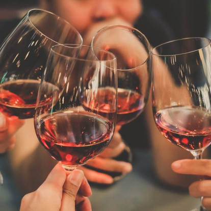 Τα κρασιά που θα απολαύσουμε στα τραπέζια της εορταστικής περιόδου