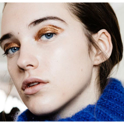 Το makeup σας δεν πρόκειται να περάσει απαρατήρητο με αυτά τα εντυπωσιακά mettalic eye looks 