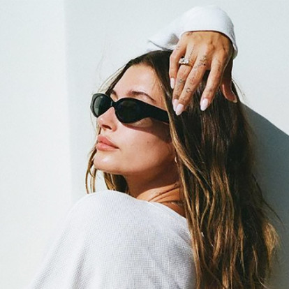 Έτσι θα ετοιμάσετε την τσάντα των last minute εξορμήσεών σας όπως οι αγαπημένες σας celebrities