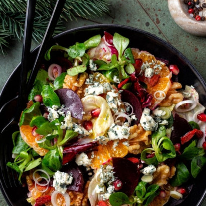 Οι πιο λαχταριστές σαλάτες που θα αναβαθμίσουν τα γιορτινά σας τραπέζια