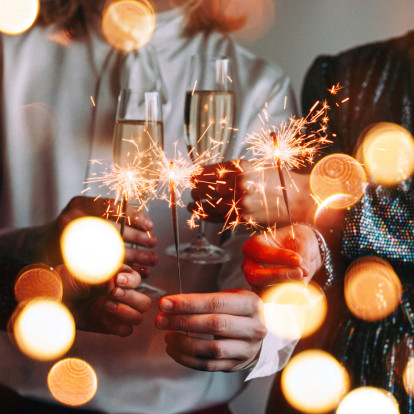 Ρεβεγιόν στη Θεσσαλονίκη: Πού θα γιορτάσουμε φέτος την Παραμονή και την ημέρα των Χριστουγέννων