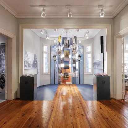 Με μία πολυαισθητηριακή έκθεση στα γραφεία του, το περιοδικό GLOW παρουσίασε το συλλεκτικό λεύκωμα, “Thessaloniki: A Journey of Light”