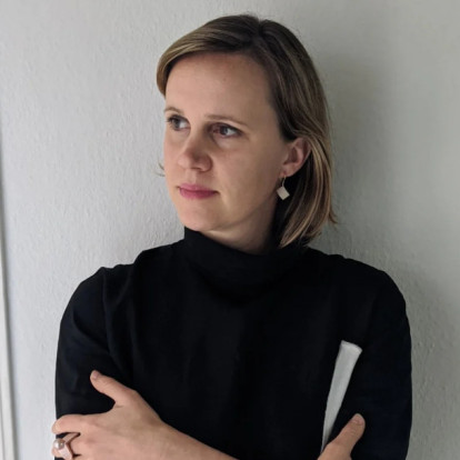 Η Melanie Georgakopoulos, μέσα από τις δημιουργίες της, μας εισάγει στον μαγικό κόσμο των μαργαριταριών