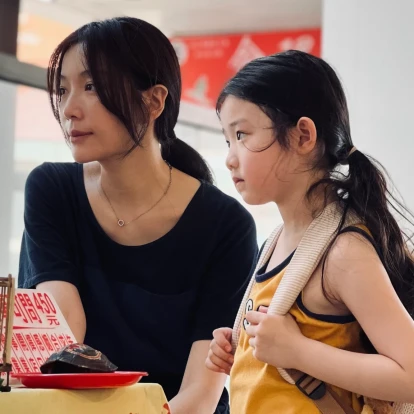 Το Αριστερό μου Χέρι: Η υποψήφια ταινία των Oscar είναι ένας ύμνος στη γυναικεία επιβίωση και τα κοινωνικά «πρέπει» που όλοι οφείλουμε να παρακολουθήσουμε