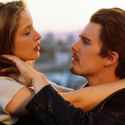 Τα τραγούδια που γεννήθηκαν μέσα από αληθινές ιστορίες αγάπης και μας αγγίζουν μέχρι σήμερα