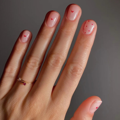 Τα πιο ρομαντικά Valentine’s Day nails που πραγματικά θα ερωτευτείτε