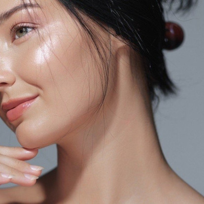 Tο «snowflake shadow» είναι για όσες αναζητούν το πιο «παραμυθένιο» eye look για τον χειμώνα