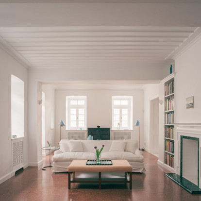 Στην Πλάκα, ένα διατηρητέο του 19ου αιώνα αποκτά σύγχρονη ανάγνωση με τρόπο που μας εμπνέει