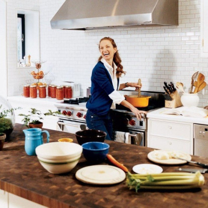 Τι αλλάζει ορμονικά στη διατροφή μιας γυναίκας μετά τα 50;