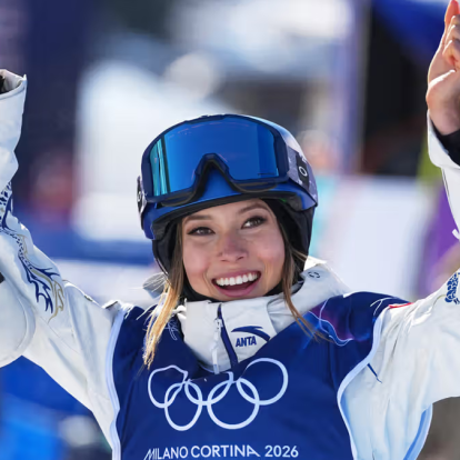 Ποια είναι η Eileen Gu και γιατί μιλούν όλοι για εκείνη;