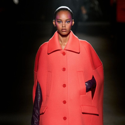 Ο Pierpaolo Piccioli κινήθεικε ανάμεσα στο φως και το σκοτάδι για τη νέα του συλλογή για τον Balenciaga