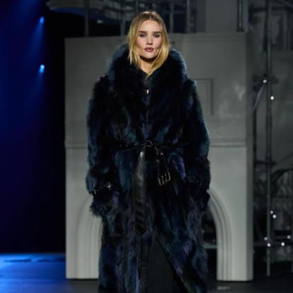 Η Εβδομάδα Μόδας του Λονδίνου έριξε αυλαία με μία ξεχωριστή συλλογή της Burberry