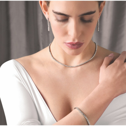 Το Δημιουργικό Βιλδιρίδης μάς μυεί στον μαγικό κόσμο των διαμαντιών, καθοδηγώντας μας στην επιλογή του κατάλληλου μονόπετρου