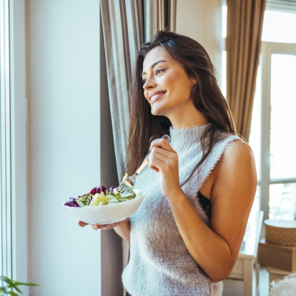 Τρώτε λιγότερο, αλλά δυσκολεύεστε να χάσετε λίπος; Κι όμως αυτό είναι το πιο μεγάλο σας λάθος