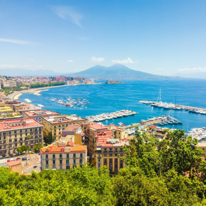 Ρωτήσαμε το ChatGPT ποιους ευρωπαϊκούς προορισμούς να επισκεφθούμε τώρα ώστε να αποφύγουμε  την πολυκοσμία του καλοκαιριού