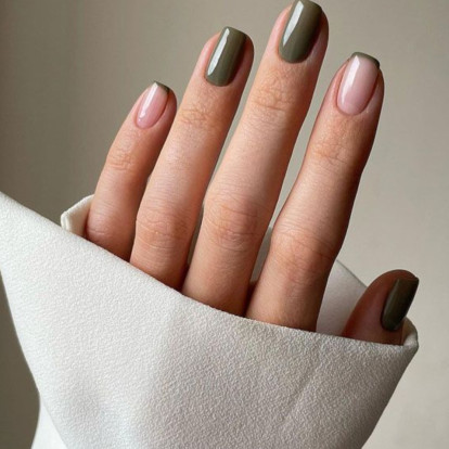 Αν σας αρέσουν τα κοντά νύχια, αυτό είναι το σχήμα που τα κολακεύει περισσότερο