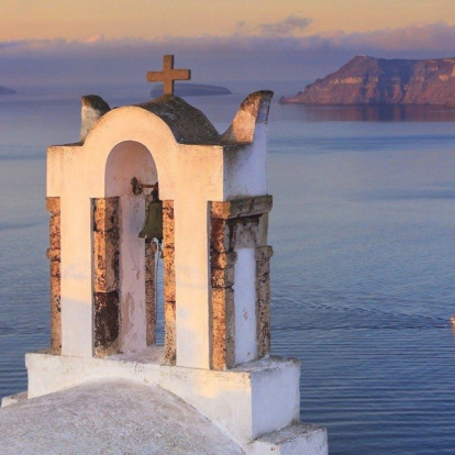 Τα 5 ελληνικά νησιά που μετατρέπουν το Πάσχα σε εμπειρία ζωής με τα μοναδικά τους έθιμα