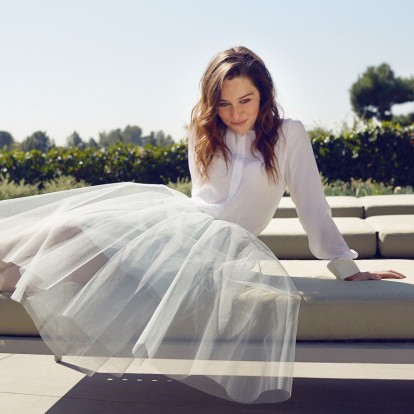 Πώς να αποκτήσετε το ρετρό look της Emilia Clarke