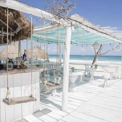 Γνωρίστε τα καλύτερα beach bars στο πρώτο πόδι Χαλκιδικής  