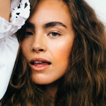 3 διαφορετικά στιλ φρυδιών για να υιοθετήσετε από το πρωί μέχρι το βράδυ 