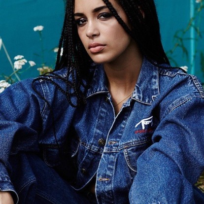 Η νυχτερινή ρουτίνα ομορφιάς που ακολουθεί η πανέμορφη Jorja Smith