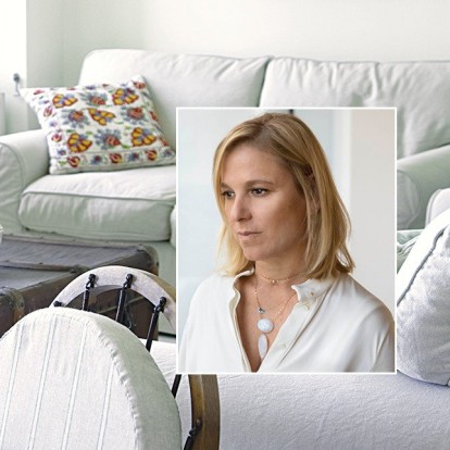 Η Ειρήνη Ντέρου μας ανοίγει τις πόρτες στο οικογενειακό σπίτι της στη Σκύρο