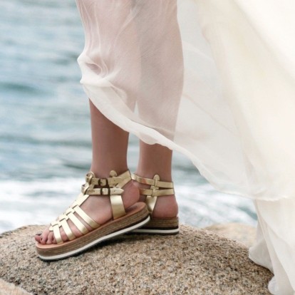 5 ελληνικές μάρκες με σανδάλια που θα αλλάξουν το καλοκαίρι σας 