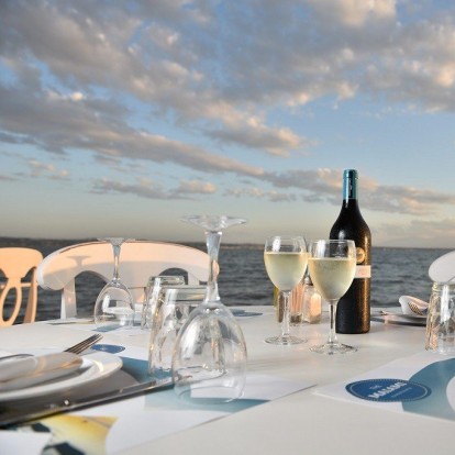 5+1 στέκια στη Θεσσαλονίκη για θαλασσινά δίπλα στο κύμα