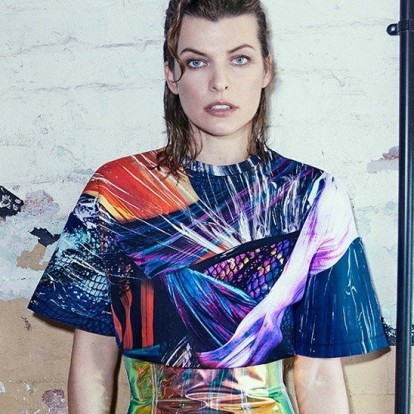 H Milla Jovovich σε καμπάνια που συνδυάζει μόδα και performance art