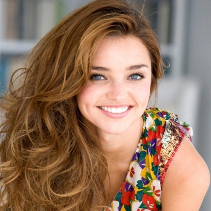 Οι τροφές που πρέπει να αποφεύγετε αν θέλετε ένα λαμπερό χαμόγελο