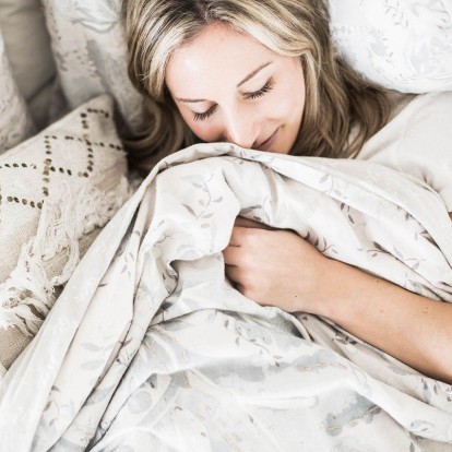 3 τρόποι για να καθαρίσετε το μυαλό σας πριν τον ύπνο