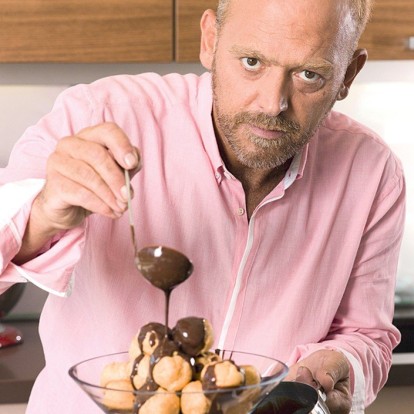 Σοκολατένια γλυκά με την υπογραφή του Στέλιου Παρλιάρου