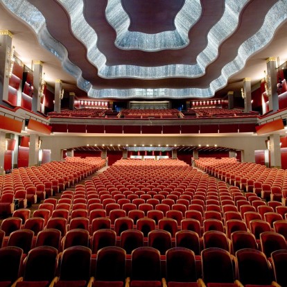 4 θεατρικές παραστάσεις στην Αθήνα που δεν πρέπει να χάσετε 