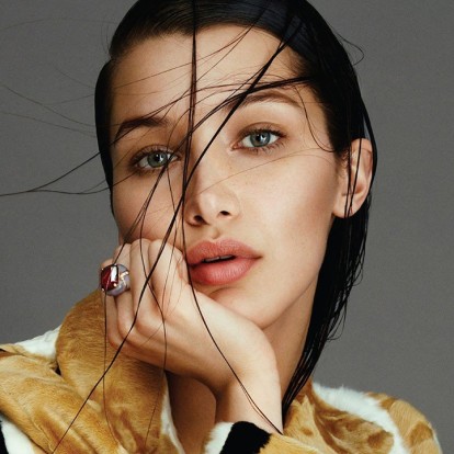 Η Bella Hadid σε ένα παιχνίδι θάρρους ή αλήθειας με beauty περιεχόμενο 