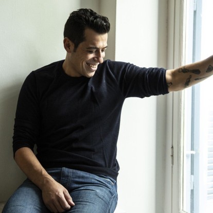 Νικόλας Στράγγας: Γνωρίστε καλύτερα τον κριτή του Bake off 