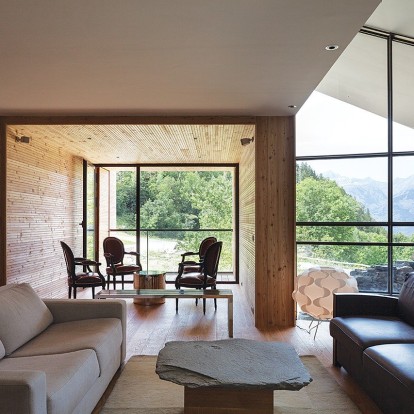 Το Mineral Lodge είναι ένα πέτρινο καταφύγιο των βράχων στη Σαβοΐα