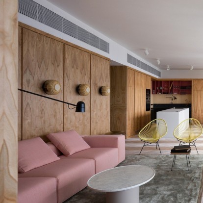  Ένα απόλυτα θηλυκό διαμέρισμα στο Κίεβο πειραματίζεται με τις ζεστές αποχρώσεις