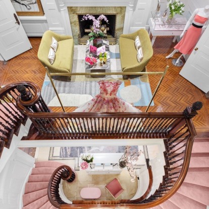 Στο νέο ultra-glam κατάστημα του Christian Siriano στη Νέα Υόρκη