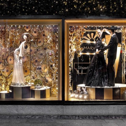 Φαντασμαγορικές χριστουγεννιάτικες βιτρίνες σε διάσημα καταστήματα του κόσμου