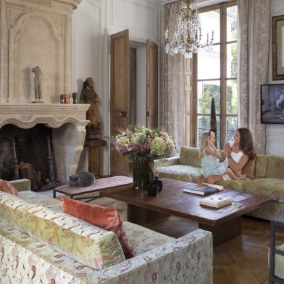 Ένα αρχοντικό του 17ου αιώνα στο Παρίσι μετατρέπεται σε μια φιλόξενη, σύγχρονη κατοικία