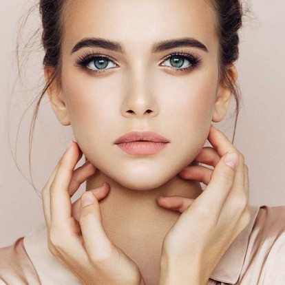 Τα μυστικά για flawless skin από μια διάσημη beauty editor