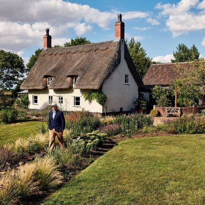 Ο αγαπημένος σχεδιαστής μόδας της Meghan Markle μας ξεναγεί στο υπέροχο σπίτι του