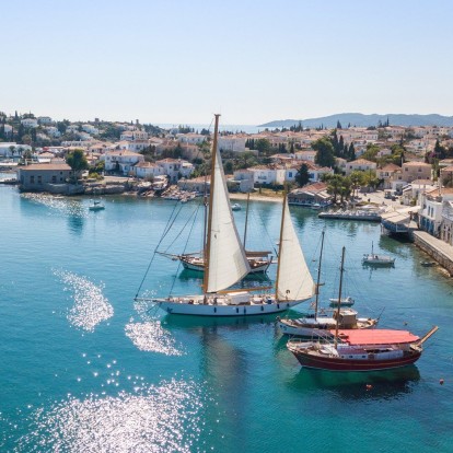 Οργανώστε από τώρα ένα μαγικό weekend στις παραμυθένιες Σπέτσες