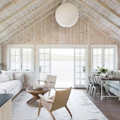 Ένα φωτεινό lake house στο Κονέκτικατ που θα σας μείνει αξέχαστο