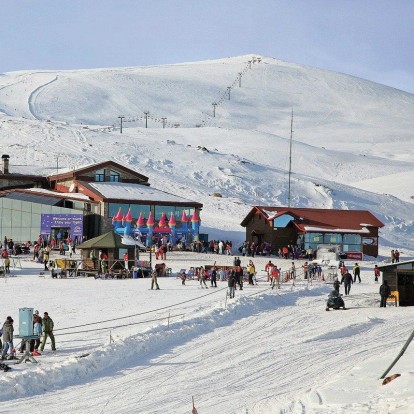 Στο Καϊμακτσαλάν το χιόνι καλά κρατεί: Οι λόγοι για να το επισκεφτείτε άμεσα